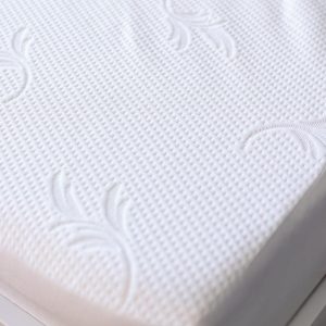 GKC Home Luxury Su Geçirmez Yatak Alezi sıvı geçirmez özelliğiyle uzun süre rahatlıkla kullanılabilir, yüksek kaliteli bir üründür.